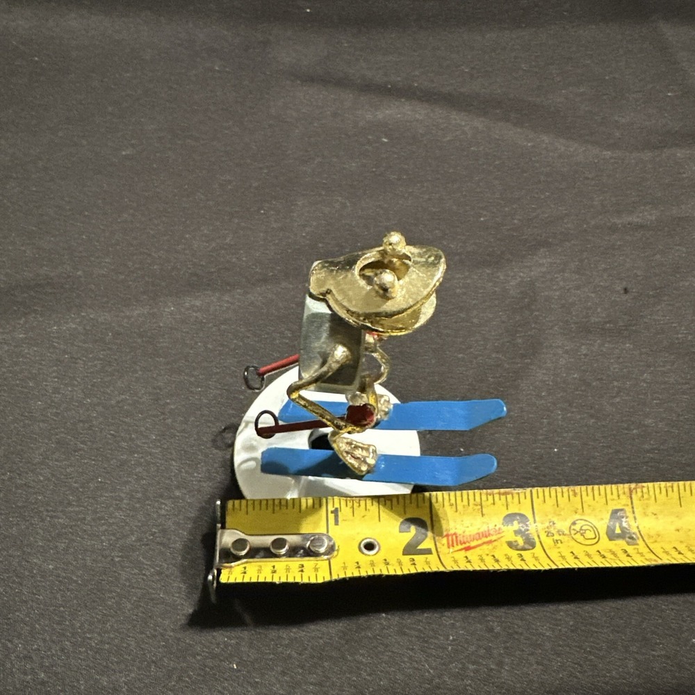 Vtg 2000 Arthur Ward Skier Frog Sculpture Nuts Bolts Winter Sport Reproduction - Picture 4 of 8